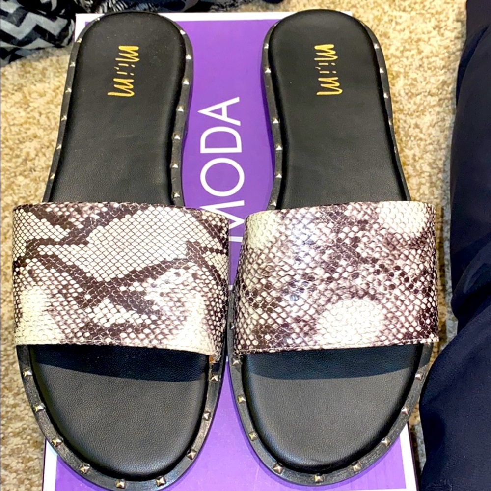 Mi.iM Slip on Sandels